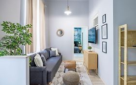 Hidden Gem With Terrace On The Andrassy Fashion Road